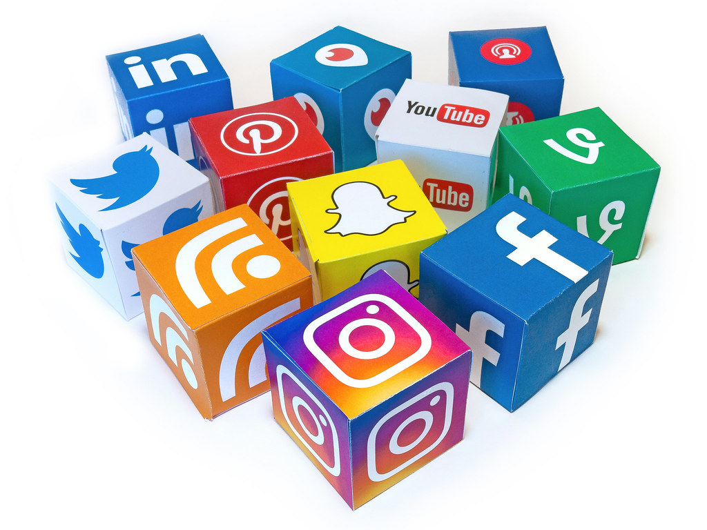 Displays different social media platforms